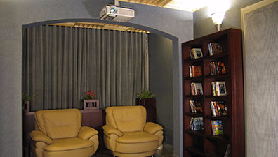 细长房型视听室