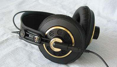 耳机是搭配调整音响系统的一个参考“标准”！